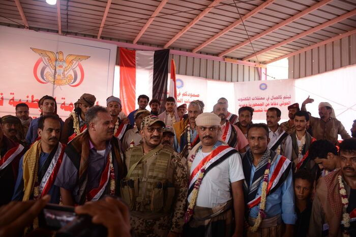 العميد #طارق_صالح يحضر الحفل الجماهيري احتفاءً بعودة الأبطال المحررين "صور"