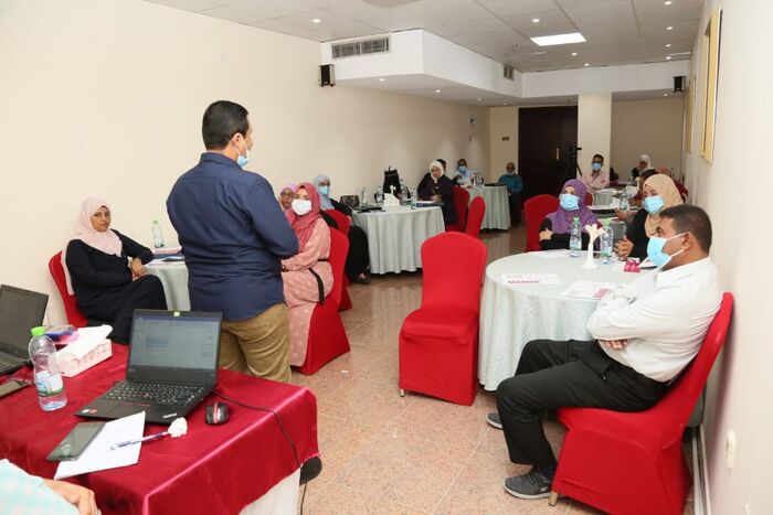 بمشاركة 11 جهة حكومية.. "جسور" تعقد أولى لقاءتها ضمن الشبكة المجتمعية لتنمية المشاريع الصغيرة بعدن