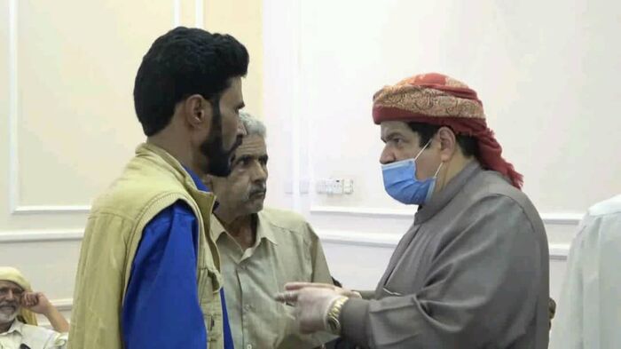المواطنون والشخصيات القيادية والاجتماعية  يقدمون واجب العزاء بوفاة السلطان الثائر أحمد بن عبدالله الفضلي