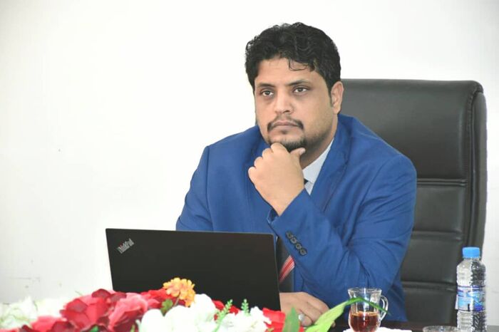 عدن.. وزير الكهرباء والطاقة يترأس اجتماعا مرئيا مع البرنامج السعودي لمناقشة سير منحة المشتقات النفطية