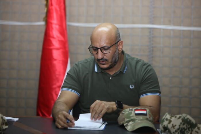 عضو مجلس القيادة الرئاسي طارق صالح يلتقي قيادات محور البرح بتعز
