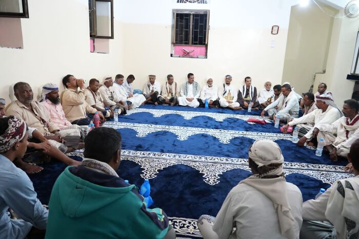 موزع.. أمسية الخطباء والوعاظ تثمن جهود العميد طارق صالح لتعزيز وحدة الصف الوطني