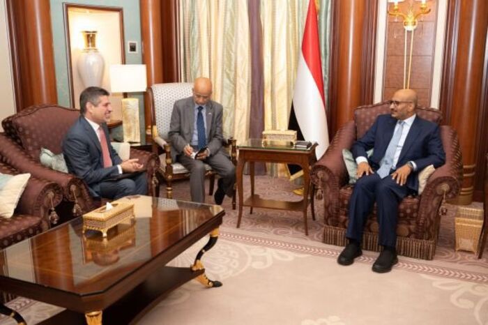 ‏العميد طارق صالح يناقش مع السفير الأمريكي مستجدات الأوضاع