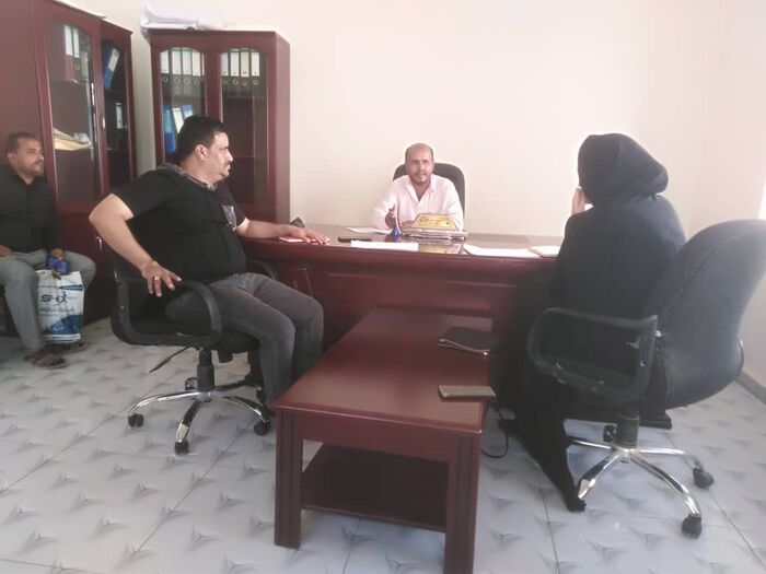 مديرة الفريق الميداني للصليب الأحمر بمأرب تبحث مع السماوي دعم مشاريع المياه والصرف الصحي