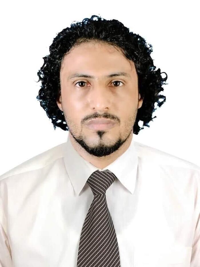الدكتور المعطري يعزي العميد المرهبي باستشهاد نجله بتفجير إرهابي في عدن