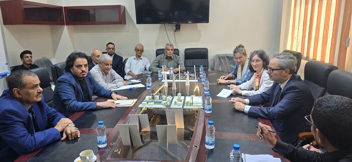 بن يمين يبحث مع الاتحاد الأوربي المساهمة في مصادر التمويل لدعم توجهات الدولة لحل مشكلة الكهرباء