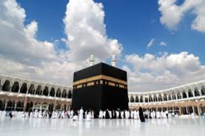 صفوان الفائشي ورفاقه أنموذجاً للإهمال واللامبالاة.. «المعتمرين اليمنيين».. أسرابٌ من الآهات نحو البيت العتيق