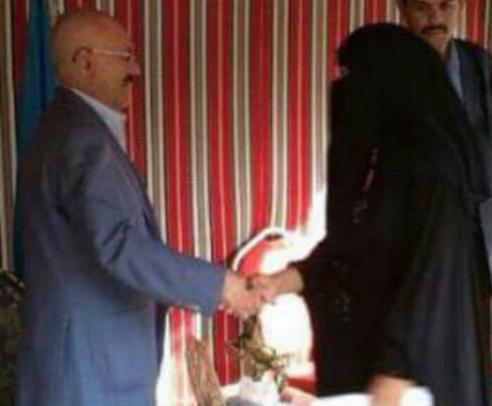 الشعب مؤتمر.. والزعيم وطن داخل وطن