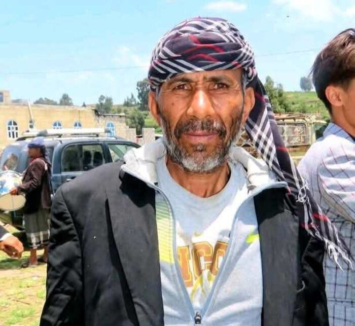 مقتل شيخ قبلي وشقيقه على يد أحد أقاربهما في ضواحي إب
