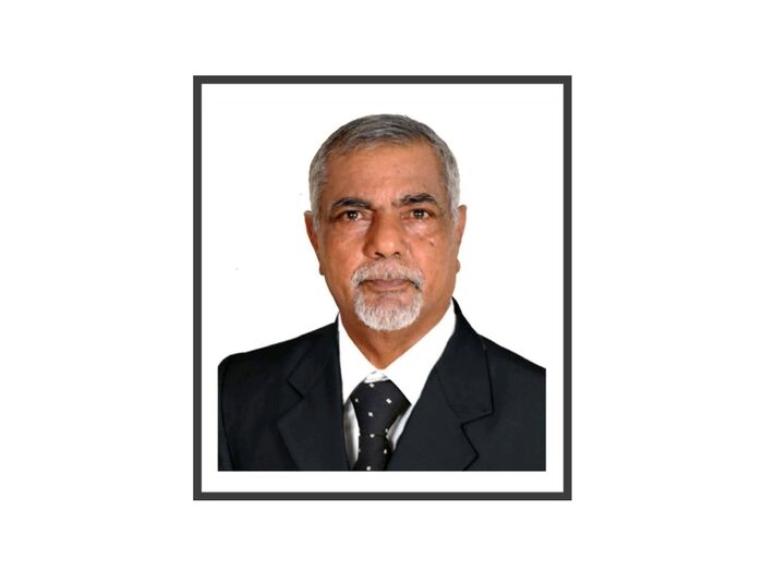 اللواء مطهر الشعيبي يعزي بوفاة العميد الركن محمد صالح حويدر