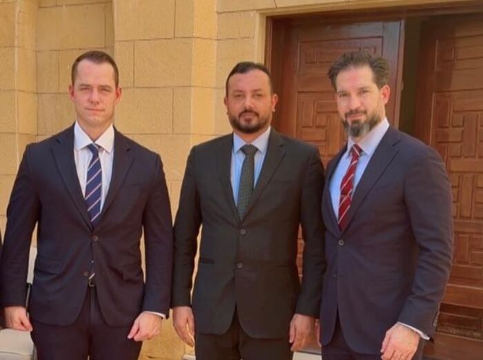 الشيخ عادل الدعّام يلتقي القائم بأعمال السفير الأمريكي ويبحثان التهديدات الحوثية ودور إيران التخريبي