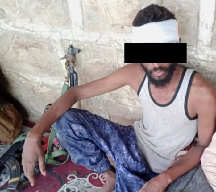 أبين.. إصابة جنديين أثناء تفريق متجمهرين عرقلوا مشروعاً لصيانة الشوارع في لودر