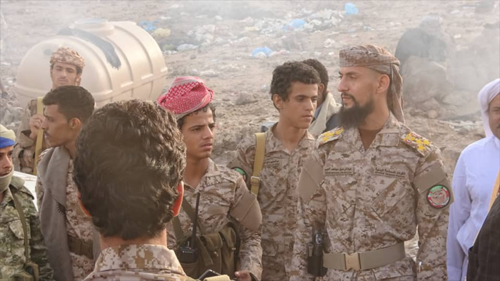 قائد لواء التوحيد يزور جبهات البقع ويتعهد بتطهير اليمن من الحوثي