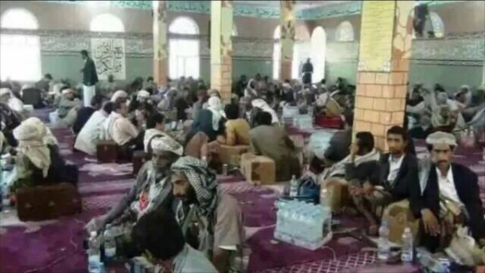 صنعاء | ميليشيا #الحوثي تحول دور العبادة إلى مجالس للرقص والقات