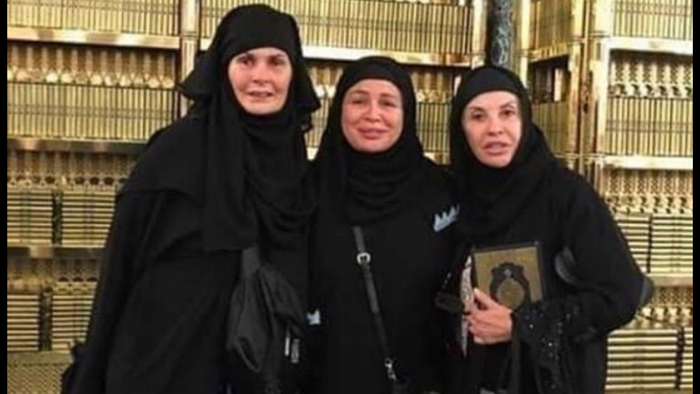 فنانات في عرفات | حج مبرور يا حاجات يسرا وإلهام شاهين وهالة سرحان .. صورة