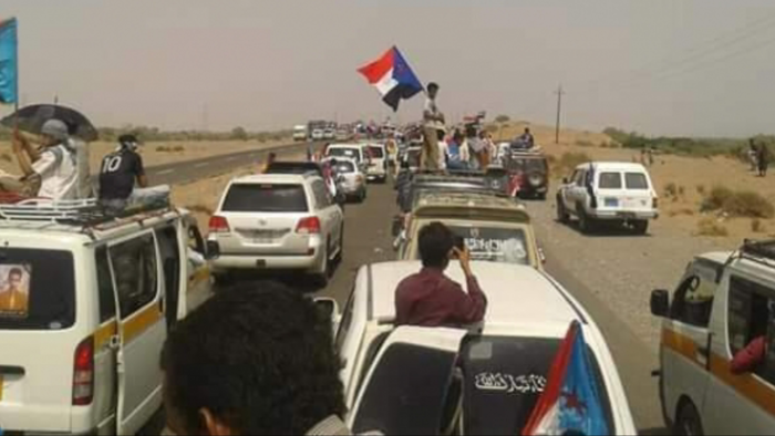 عدن | وصول حشود كبيرة إلى ساحة العروض للمشاركة في مهرجان غدا.. صورة
