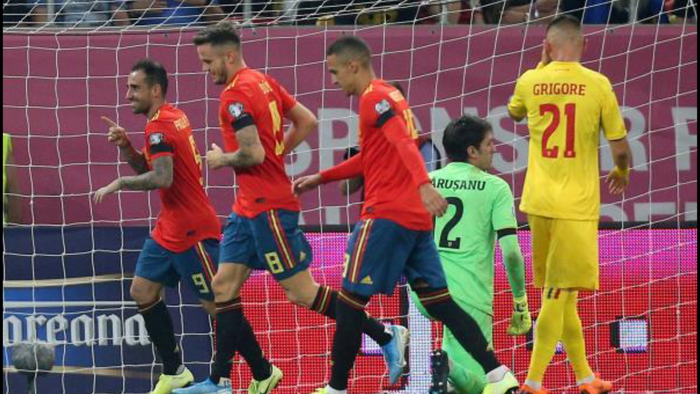 صور | إسبانيا تنتزع فوزا شاقا من رومانيا بتصفيات اليورو