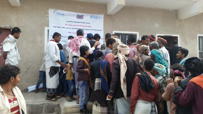 جمعية رعاية الاسرة تدشن صرف اول دفعة من حقائب النظافه وفلاتر المياه في قعطبة والأزارق