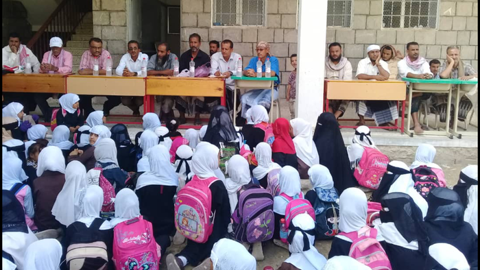 تكريم الطالبات الأوائل والمعلمات المبرزات في مدرسة البنات بيافع سرار