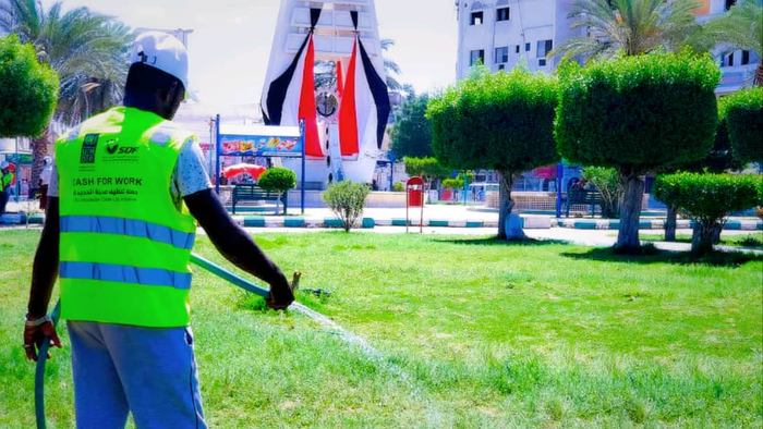 #الحديدة | مؤسسة التنمية المستدامة وصندوق النظافه يواصلا حملة إزالة النفايات الصلبة