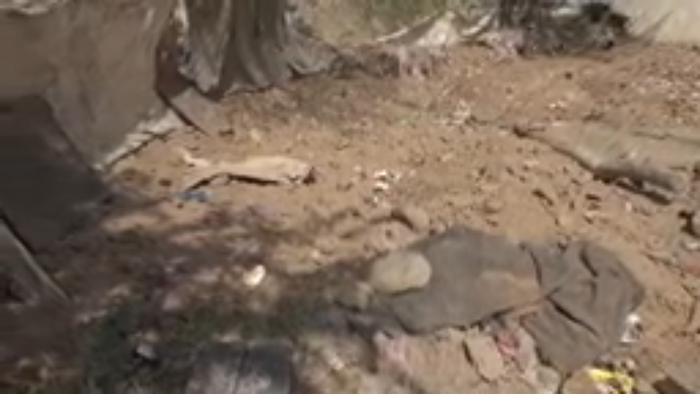 استشهاد وإصابة ثلاثة مدنيين في قصف مدفعي حوثي بحيس