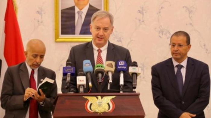 السفير الامريكي يطالب الحوثيين بإيقاف الاستفزازات ويدين قصفهم سجن النساء بتعز