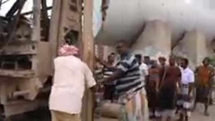 الفتيح يدشين العمل بحفر  ابار مياه لمدينة المخا "فيديو"