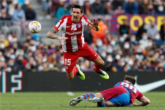 نجم أتلتيكو مدريد يعرب عن استياءه