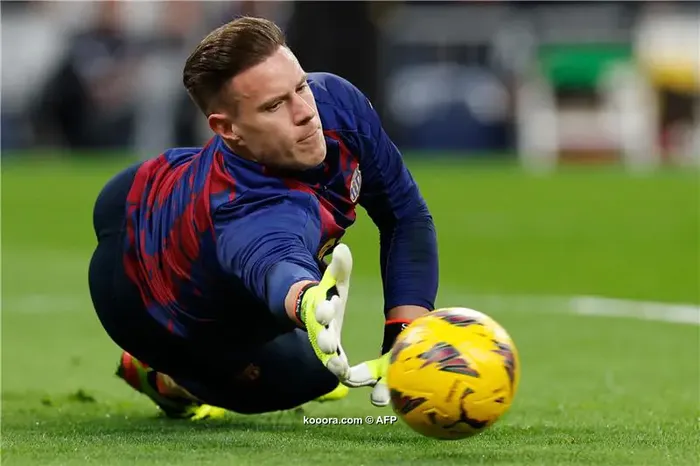 اتحاد جدة يجهز عرضا لضم حارس برشلونة