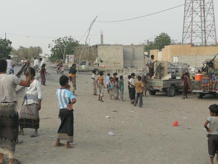 #الحديدة | مدفعية الحوثي تقصف منازل #حيس وسقوط 3 مدنيين .. الأسماء