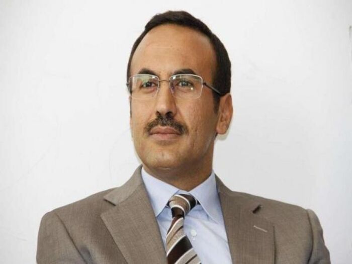 أحمد علي عبدالله صالح يُعزِّي في وفاة اللواء عبدالله فرج