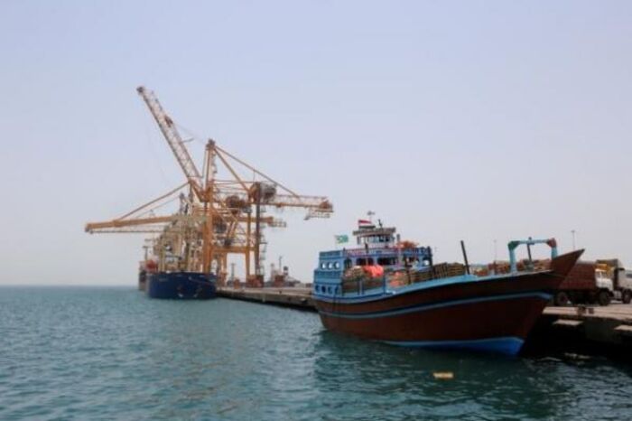 التحالف العربي: الميليشيا الحوثية تواصل منع دخول السفن إلى ميناء الحديدة