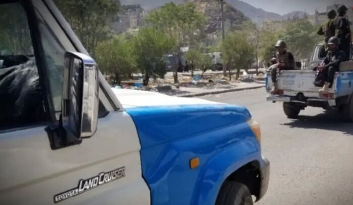 شرطة عدن: أضرار ”بالغة“ في عدة مديريات نتيجة شجار وأعمال شغب لمهاجرين أفارقة