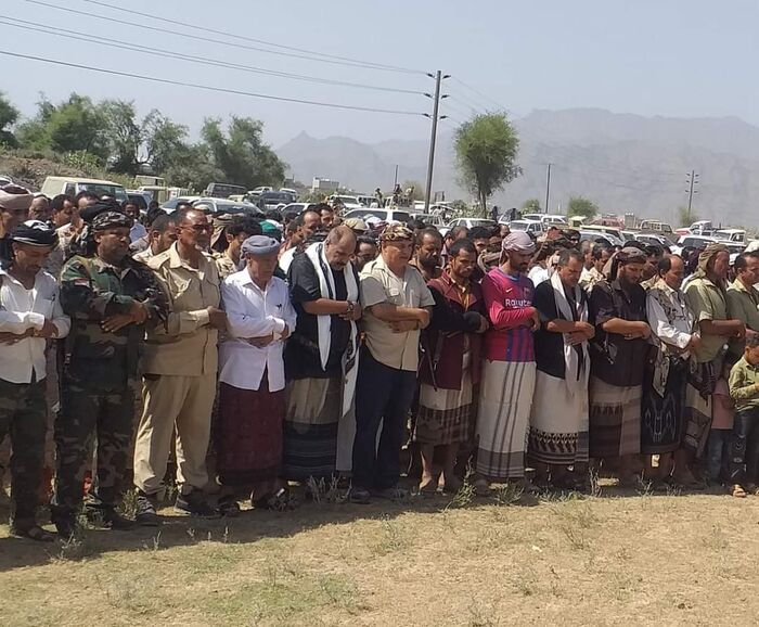 تقدّمته قيادة محور الضالع والانتقالي.. موكب جنائزي مهيب لتشييع ثلاثة شهداء في جبهة الفاخر بالضالع