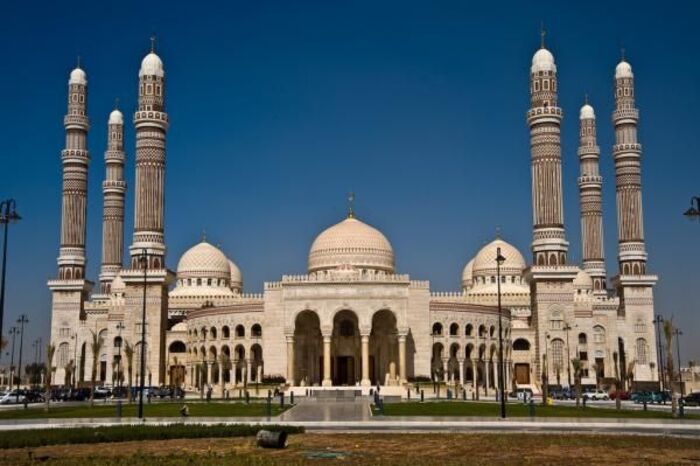 جامع الصالح أكبر صرح معماري في المساجد اليمنية وأبرز المعالم الإسلامية "صور"