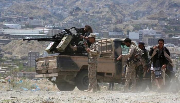 مصرع 4 عناصر حوثية بنيران الجيش في تعز