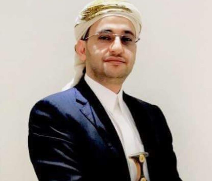 وفاة الشيخ الاحمر بجلطة دماغية
