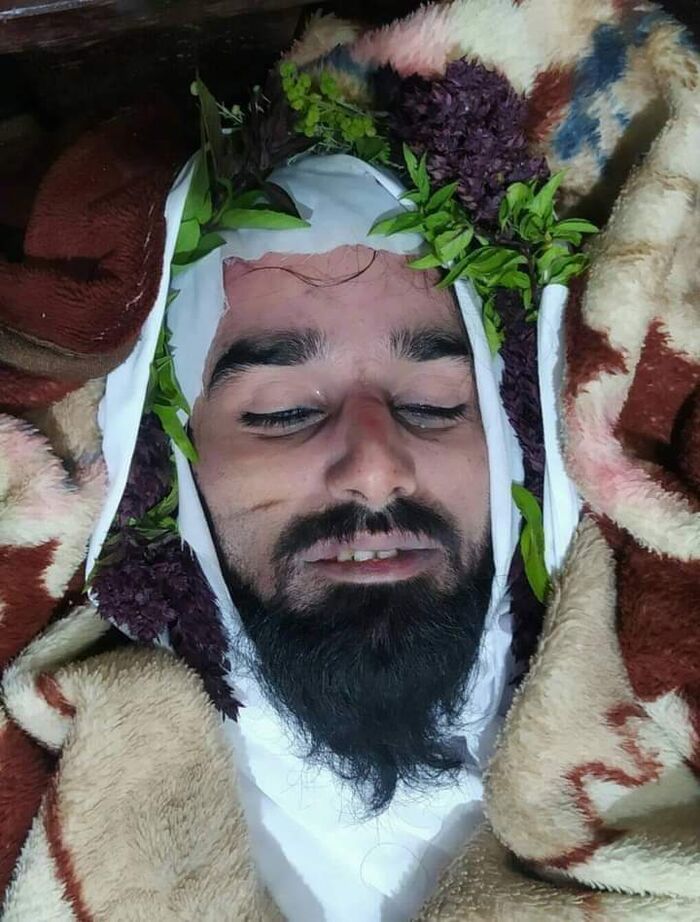 ميليشيا الحوثي تهدد عائلة "المكحل" بإخراجه من قبره إذا لم تسجل مقطع فيديو لتبرئتها
