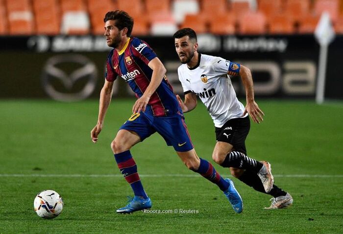 روبيرتو يواصل توجيه ضرباته ضد برشلونة