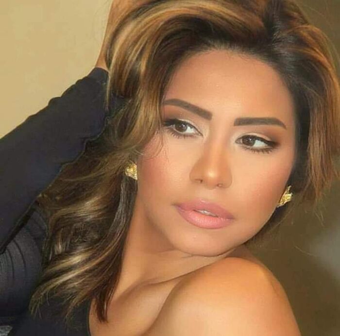 الفنانة شيرين في عز أزمتها والمخدرات تلغي متابعة الجميع في #فيسبوك عدا شخص واحد.. تعرّف عليه