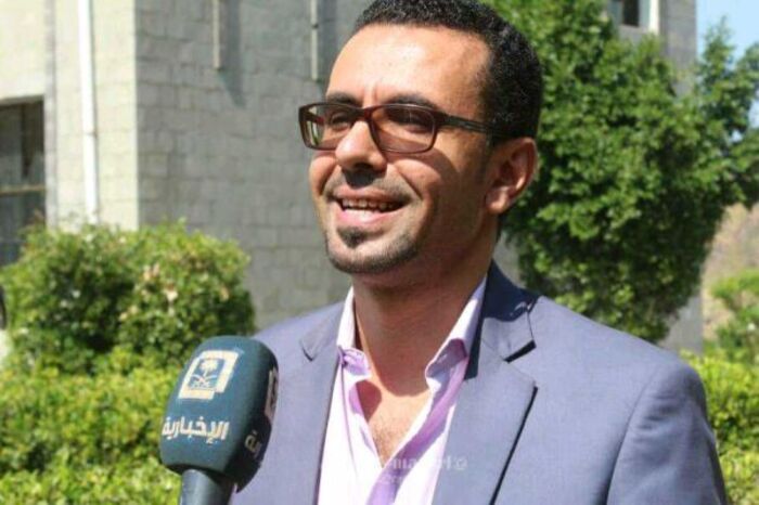 مجندون من محور تعز يعتقلون مدير مكتب الثقافة