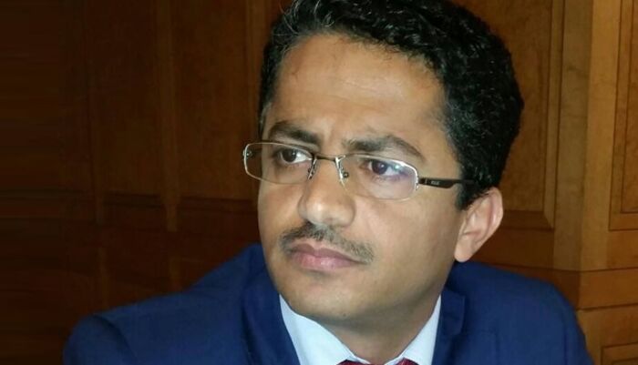 ‏خالد بحاح يمزق #اليمن واليمنيين في #مصر