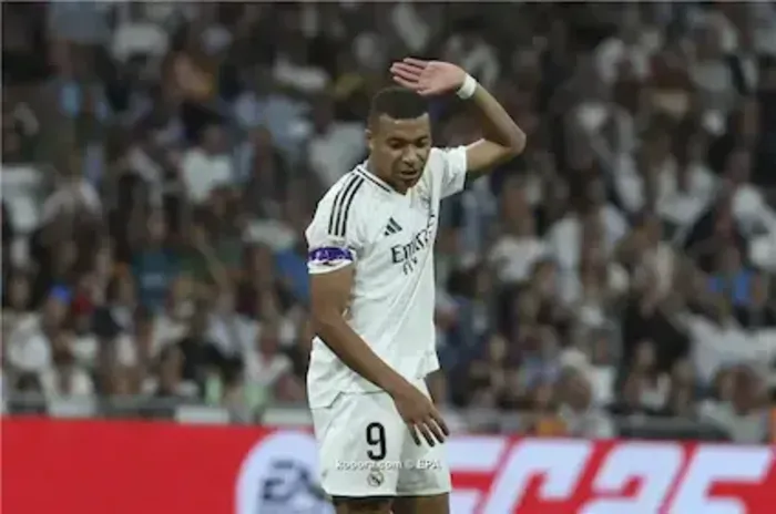 مبابي يعادل إنجاز بنزيما في ريال مدريد