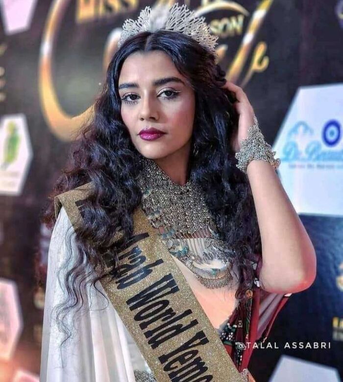 يمنية تفوز بلقب ملكة جمال العرب "صور"