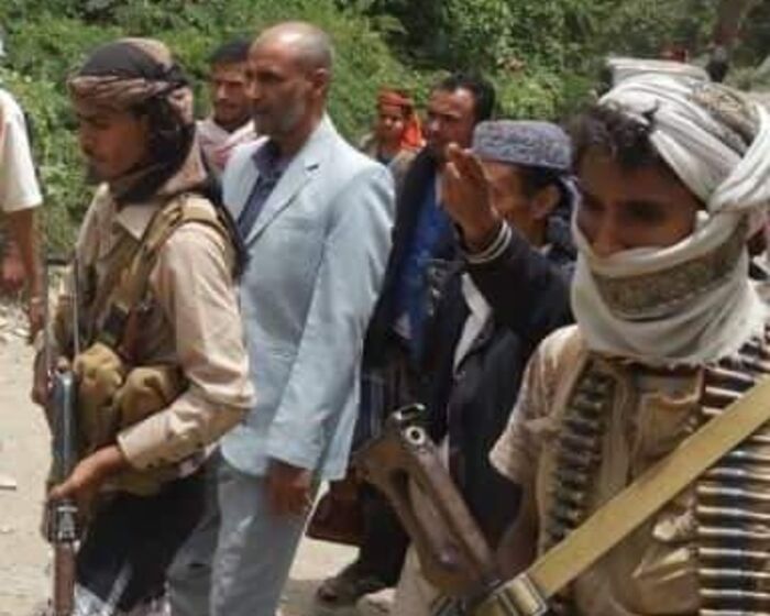 #تعز | عناصر تابعة قيادي "إخواني" تختطف أحد مقاتلي #جبهة_الأقروض