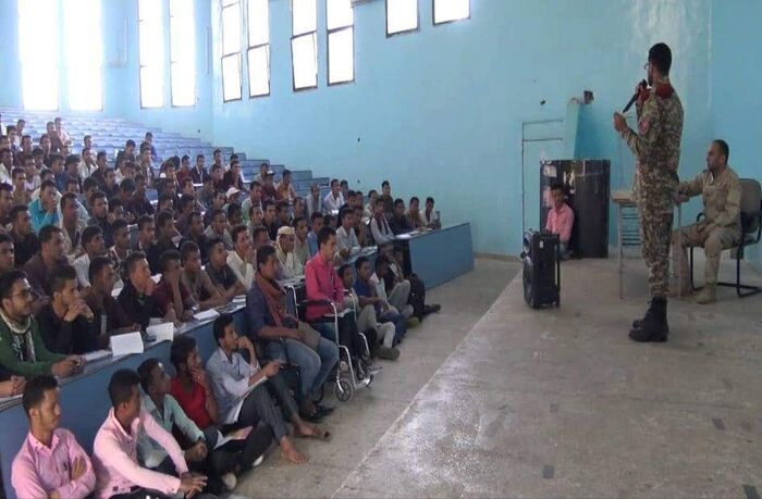 شخصيات من داعش والقاعدة تلقي محاضرات في #جامعة_تعز .. تقرير