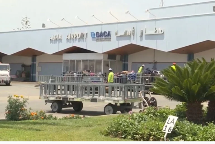 التحالف: استهداف مليشيات الحوثي لمطار أبها وتعرض طائرة مدنية لحريق
