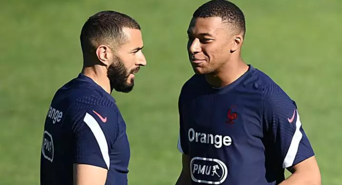 في صيف مثير.. مبابي يستعد لإعلان انتقاله إلى ريال مدريد وبنزيمة له دور آخر