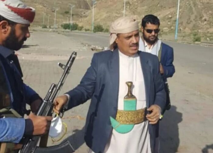 القيادي ‏سلطان السامعي يفضح فساد قيادات الحوثيين والمقالح: المشكلة بـ(الراس)