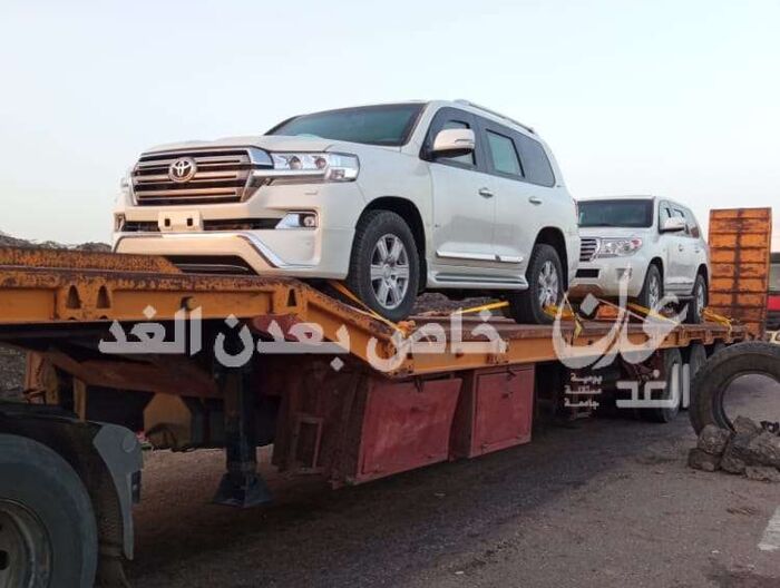 وصول سيارات مصفحة إلى #عدن قادمة من #السعودية "صورة"